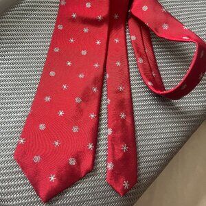 Brooks Brothers Makers 100% Silk Tie Snowflake Pattern